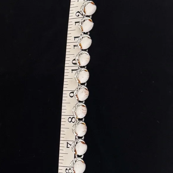 Vintage Silver-tone White Shell Necklace - Picture 7 of 7